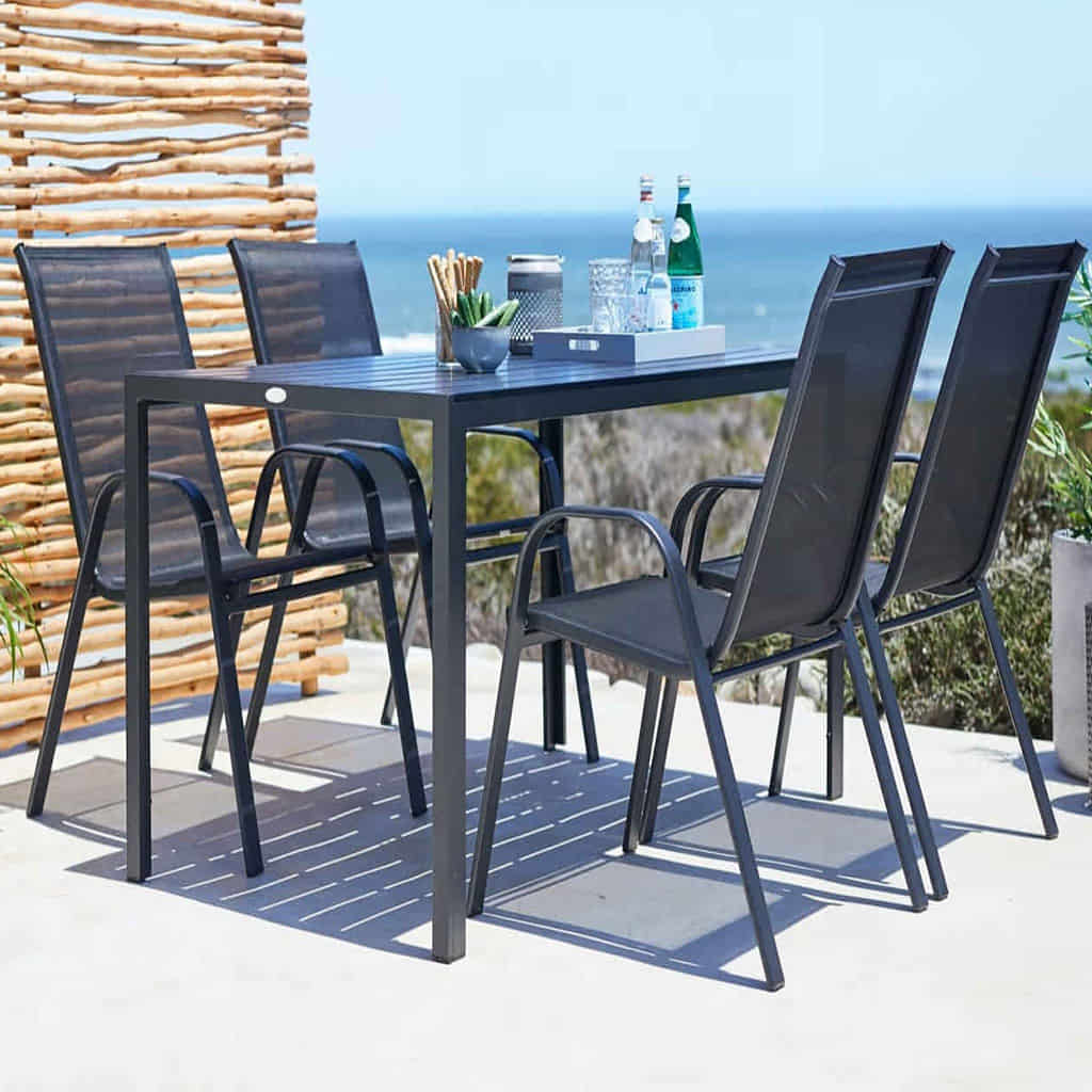 Comfortable Outdoor Metal Furniture in Dubai